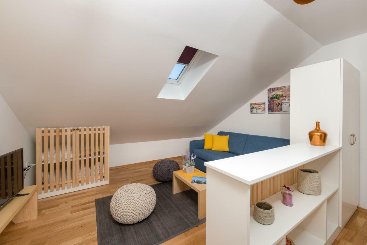Apartments Kapo Kaštela 外观 照片