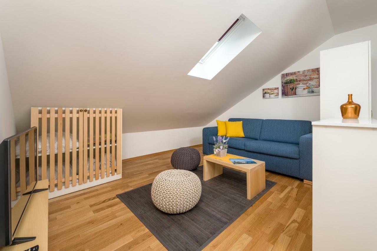 Apartments Kapo Kaštela 外观 照片